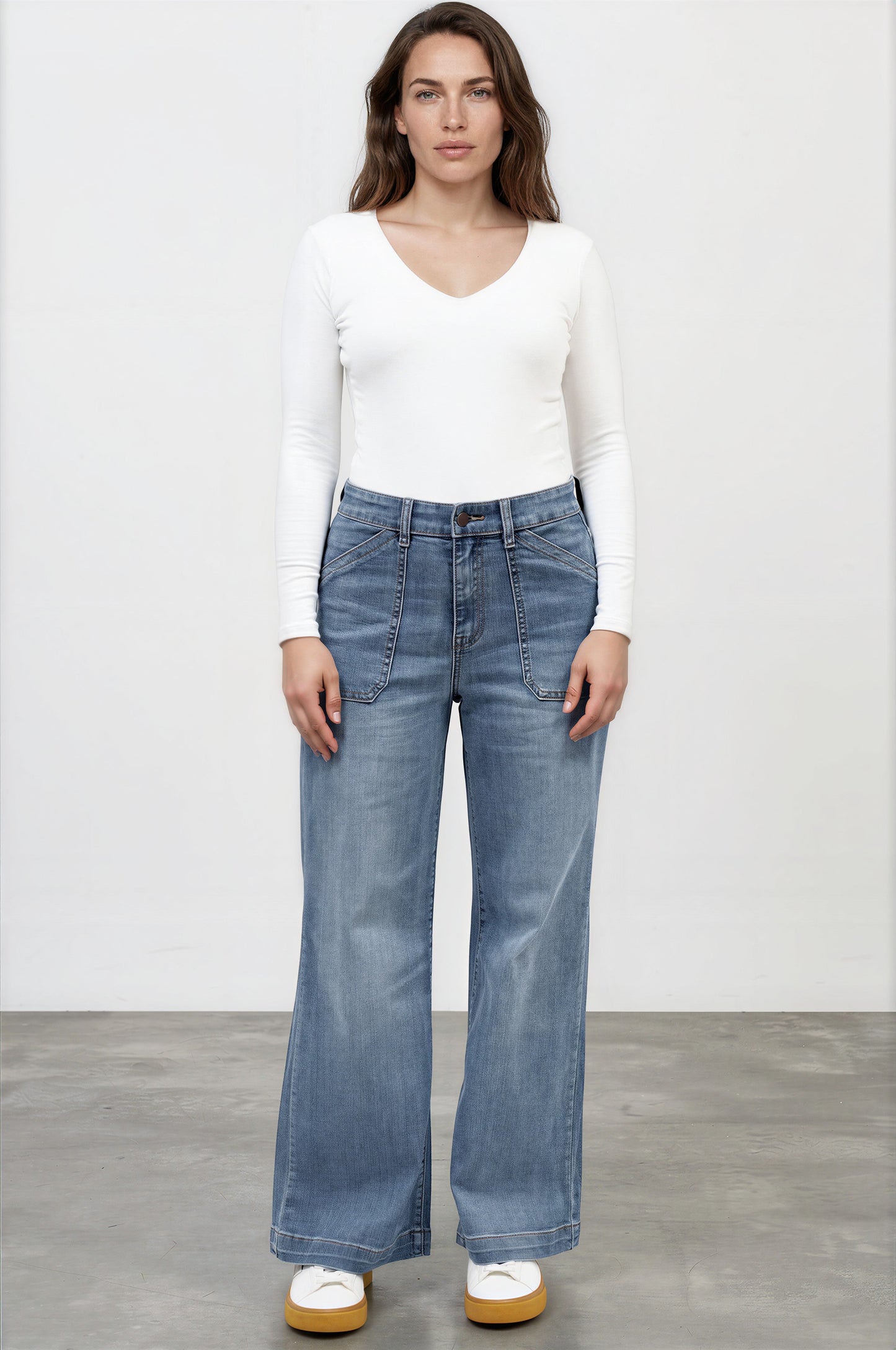 Amonie Jeans - High Waisted Wide Leg Jeans in Mid Wash Denim