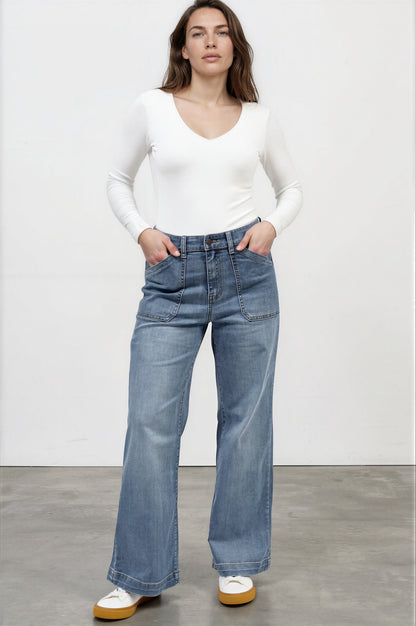 Amonie Jeans - High Waisted Wide Leg Jeans in Mid Wash Denim