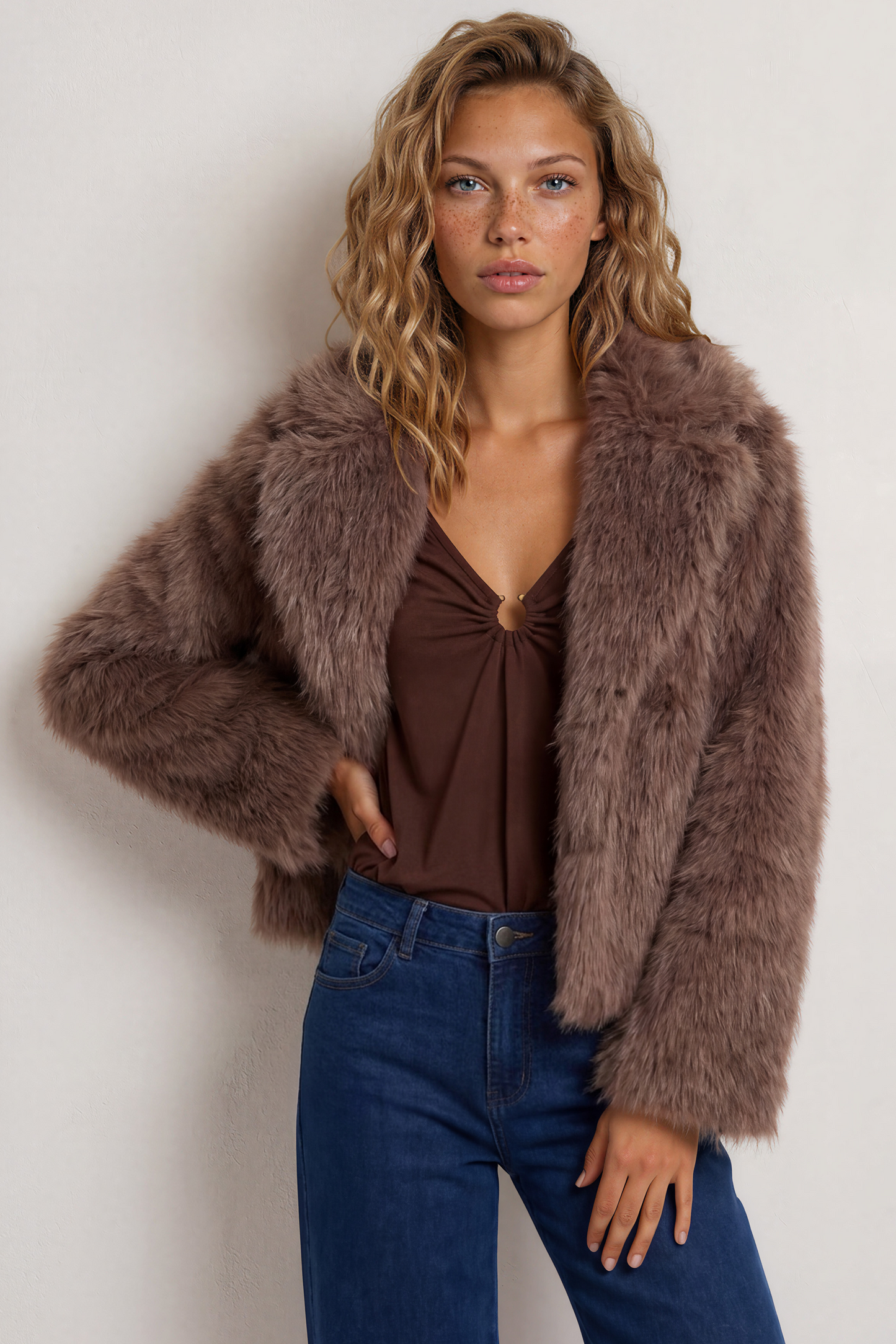 Letoile Coat - Notched Collar Faux Fur Jacket with Pockets in Mocha
