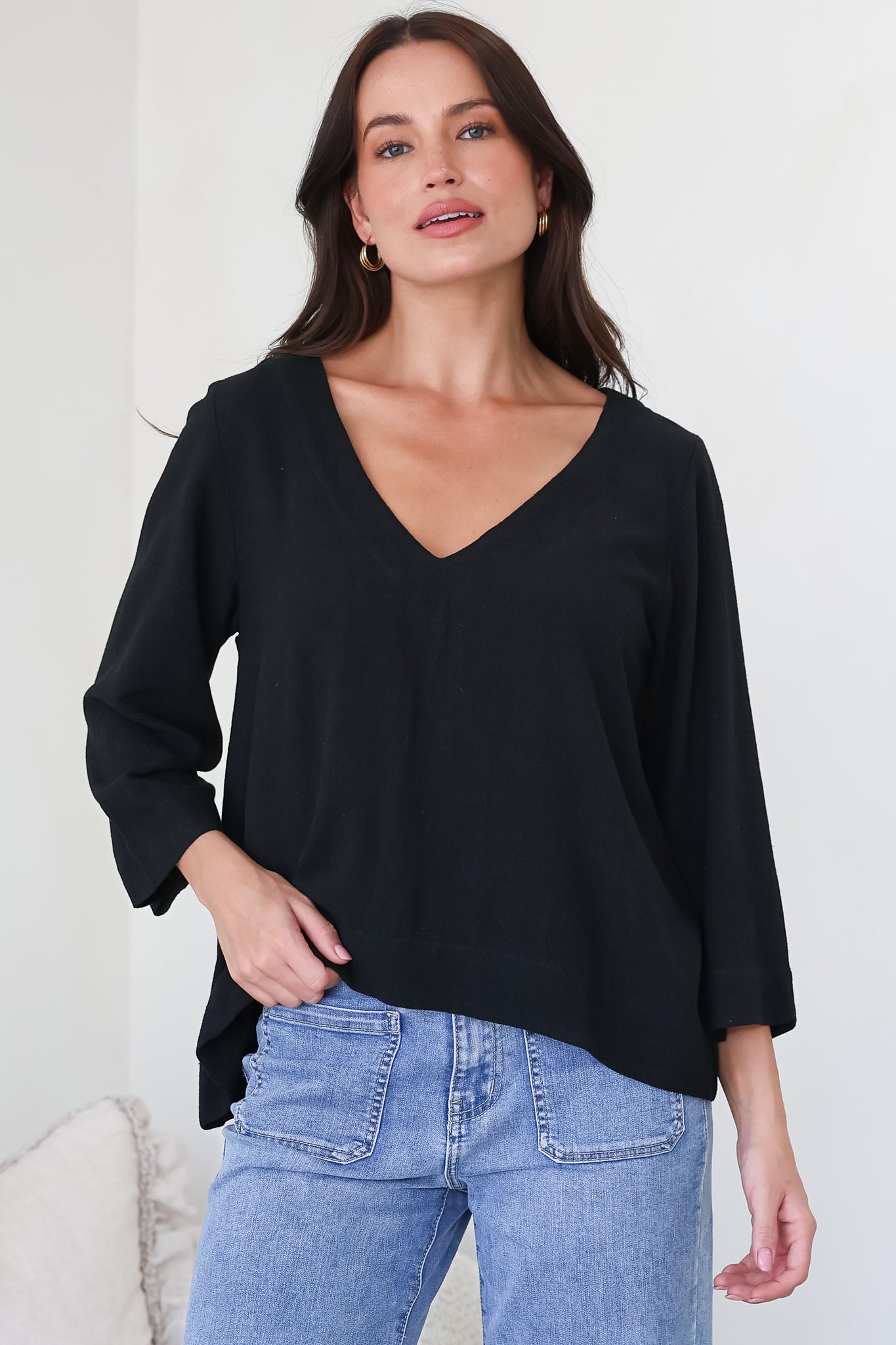 Breezer Top - Long Sleeve V Neck Pull Over Top with High Low Hemline in Black