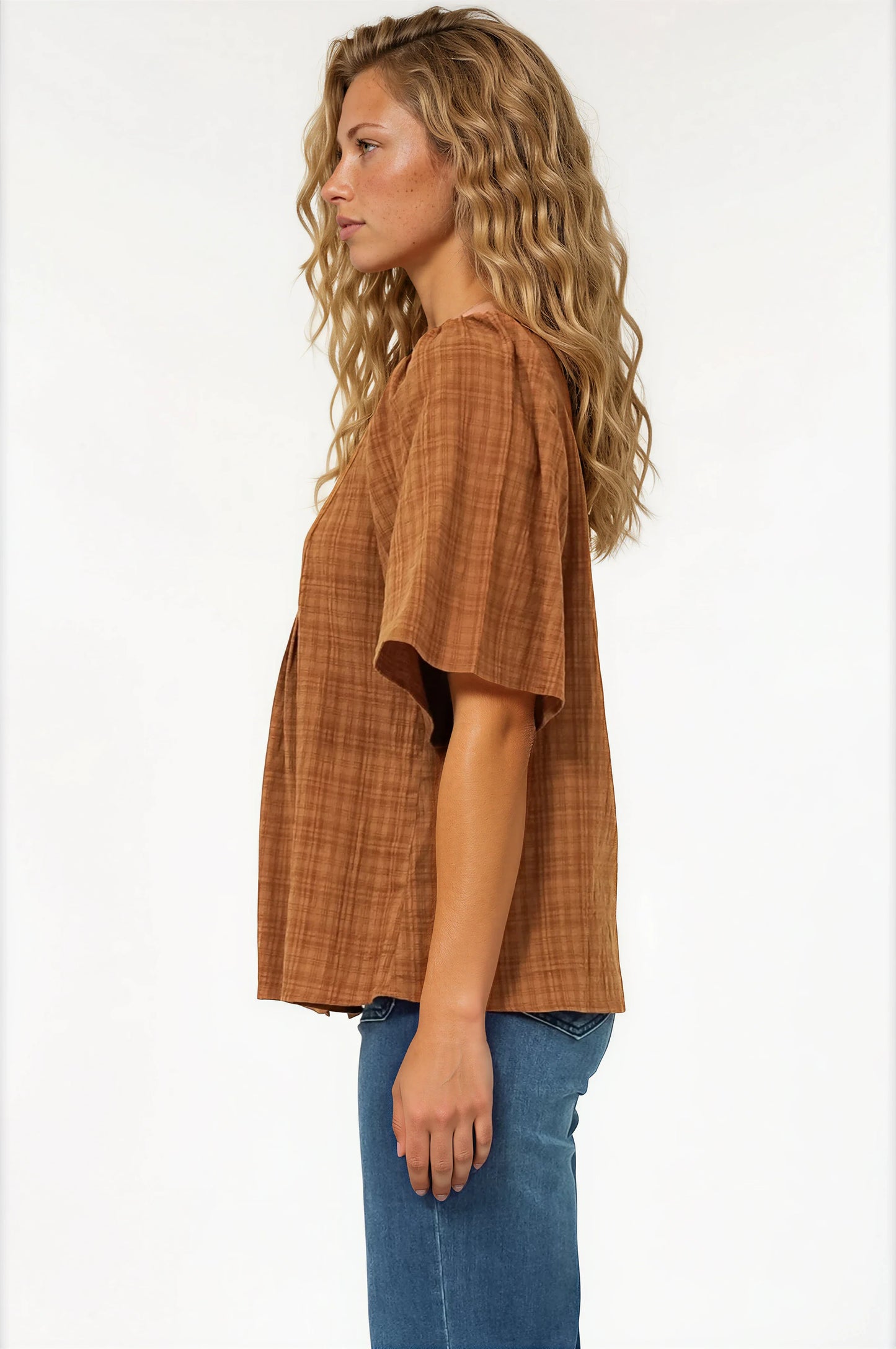 Casita Top - Scoop Neck Textured Babydoll Top with Flutter Sleeves in Tan