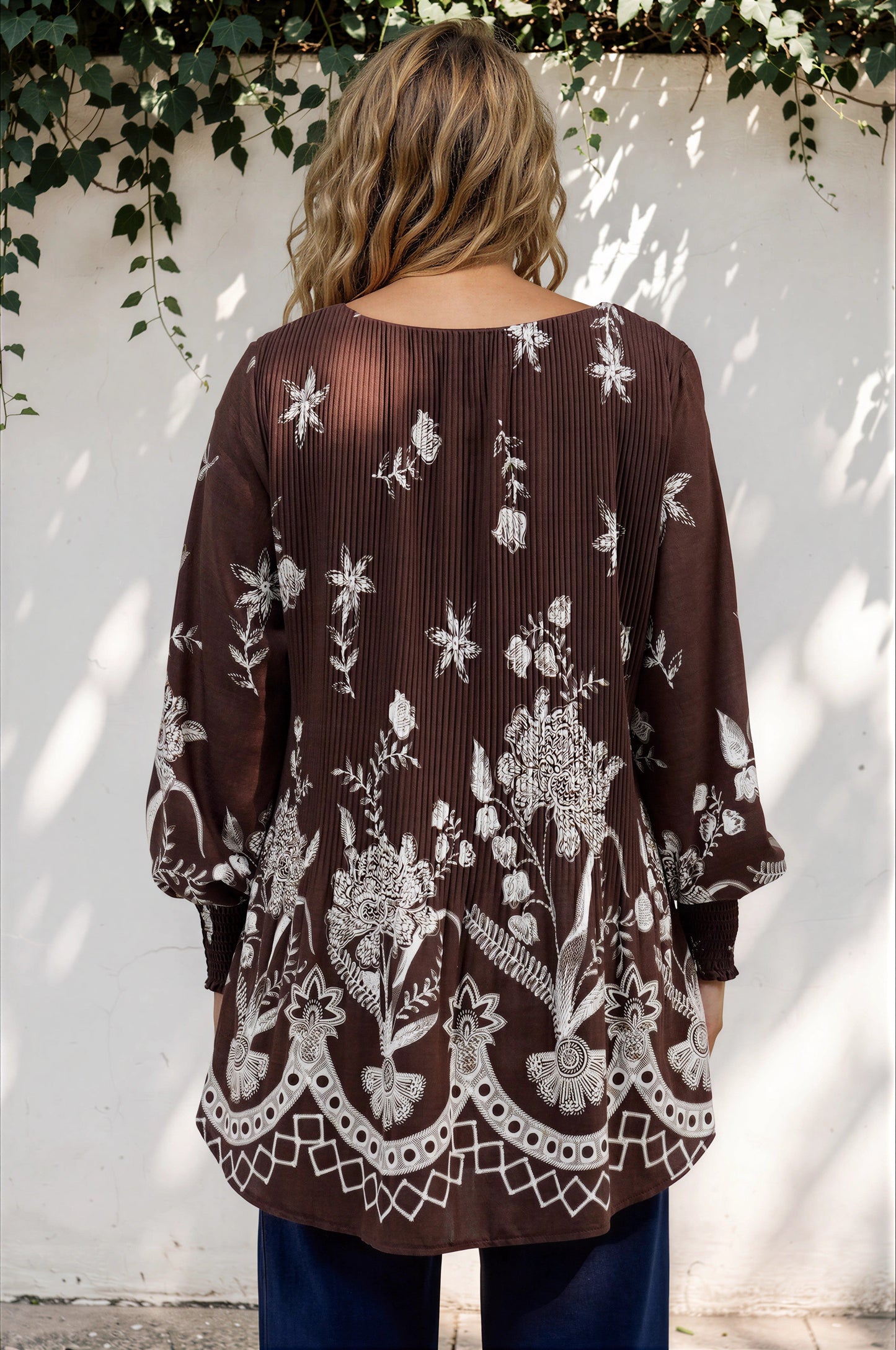 Gelina Top - Crew Neck Pleated High Low Pull Over with Balloon Sleeves in Gerry Print Chocolate