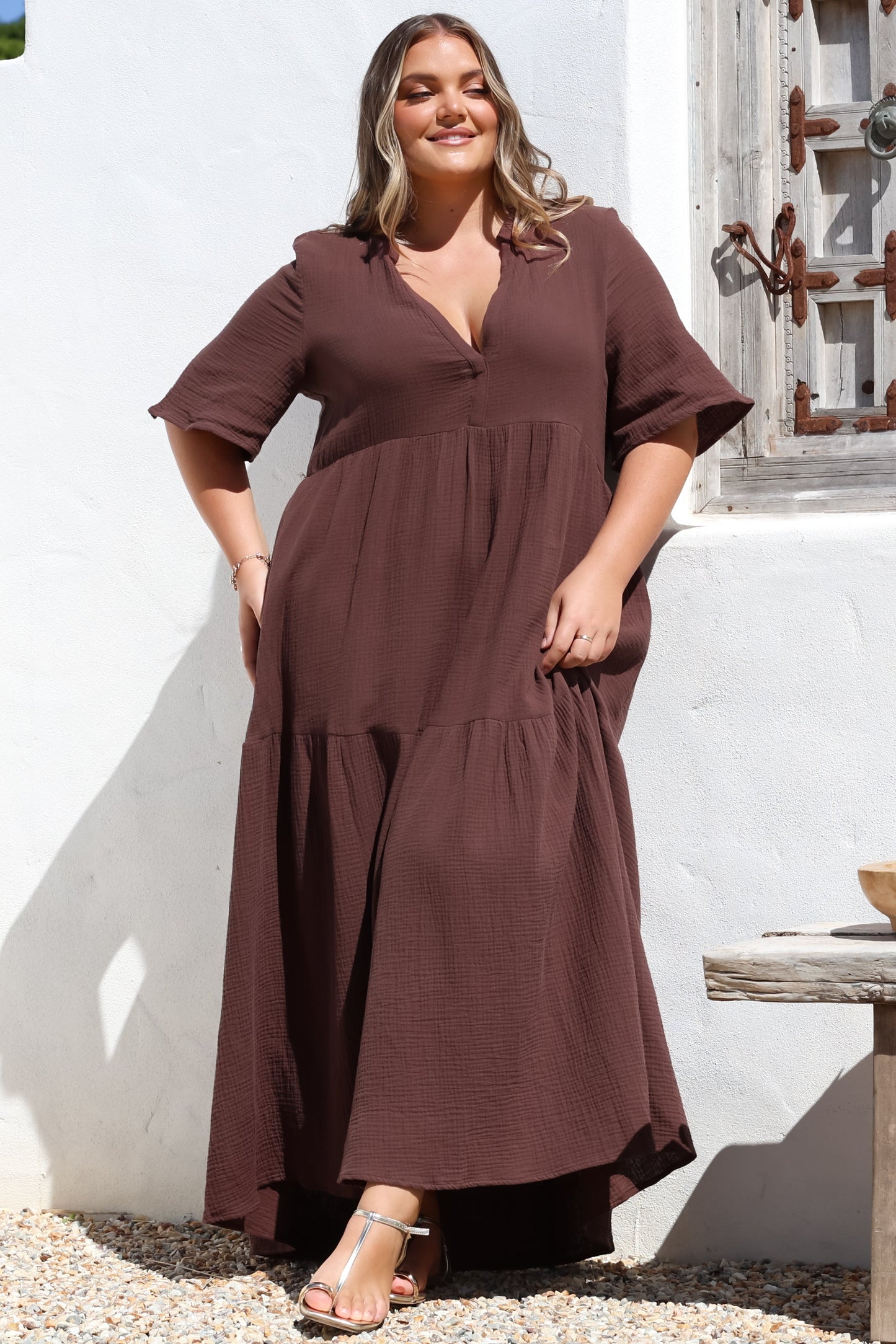 Laysa Maxi Dress - Mandarin Collar Short Sleeve Dress in Chocolate