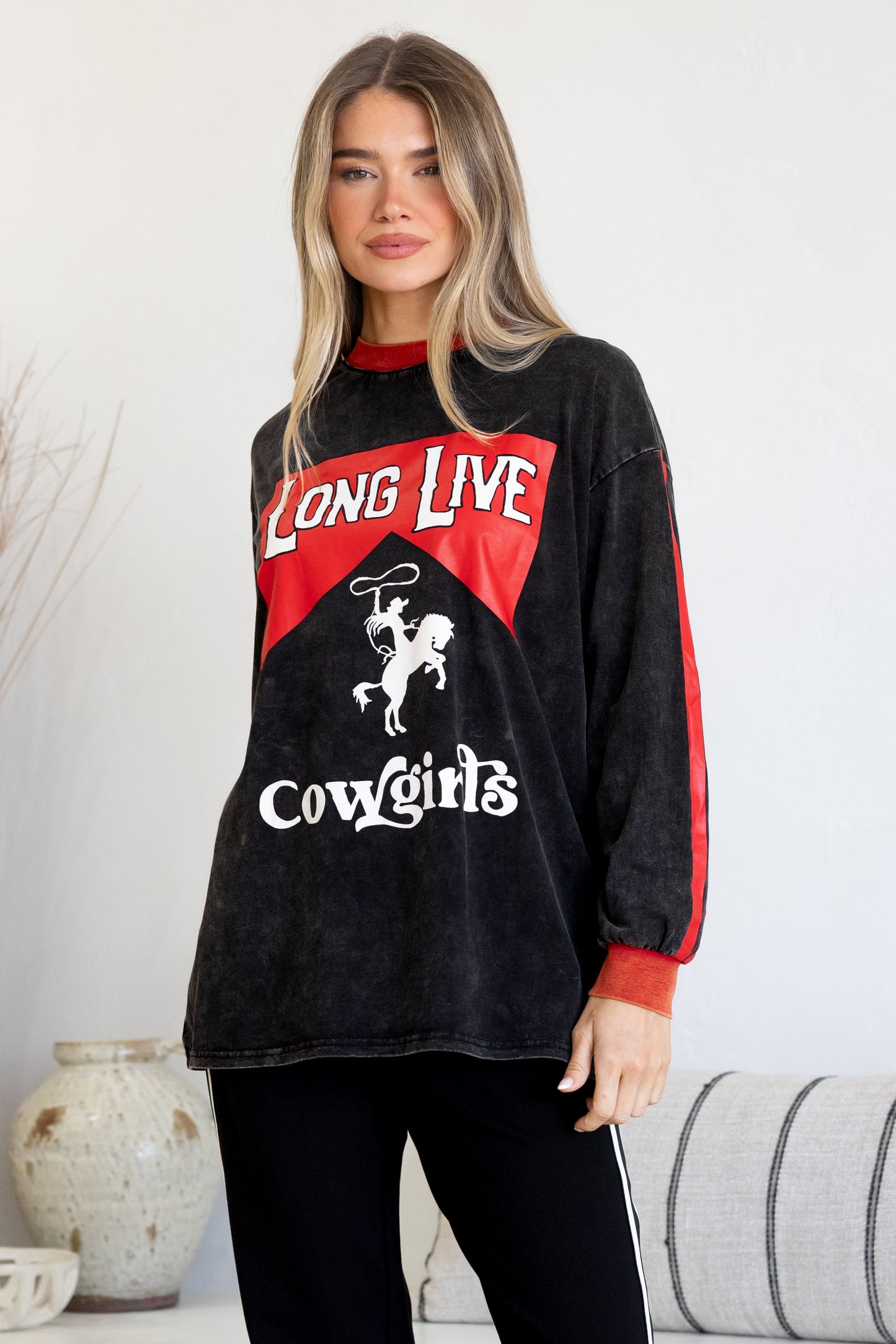 Long Live Cowgirls Long Sleeve Tee - Crew Neck Contrast Stripe Graphic T-Shirt in Black