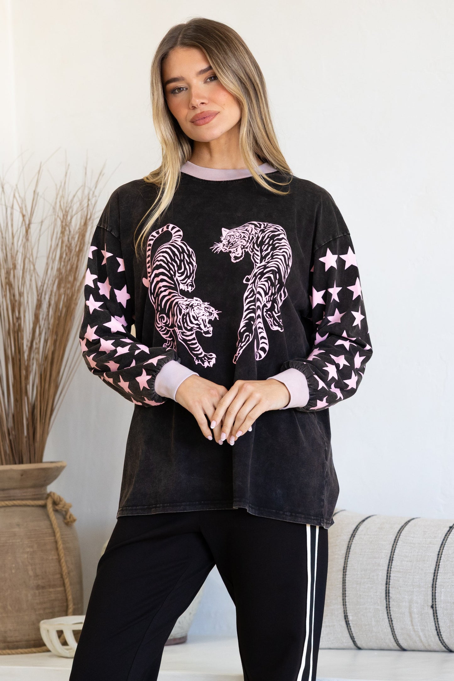 Rival Tiger Long Sleeve Tee - Crew Neck Contrast Stripe Graphic T-Shirt in Black Acid Wash