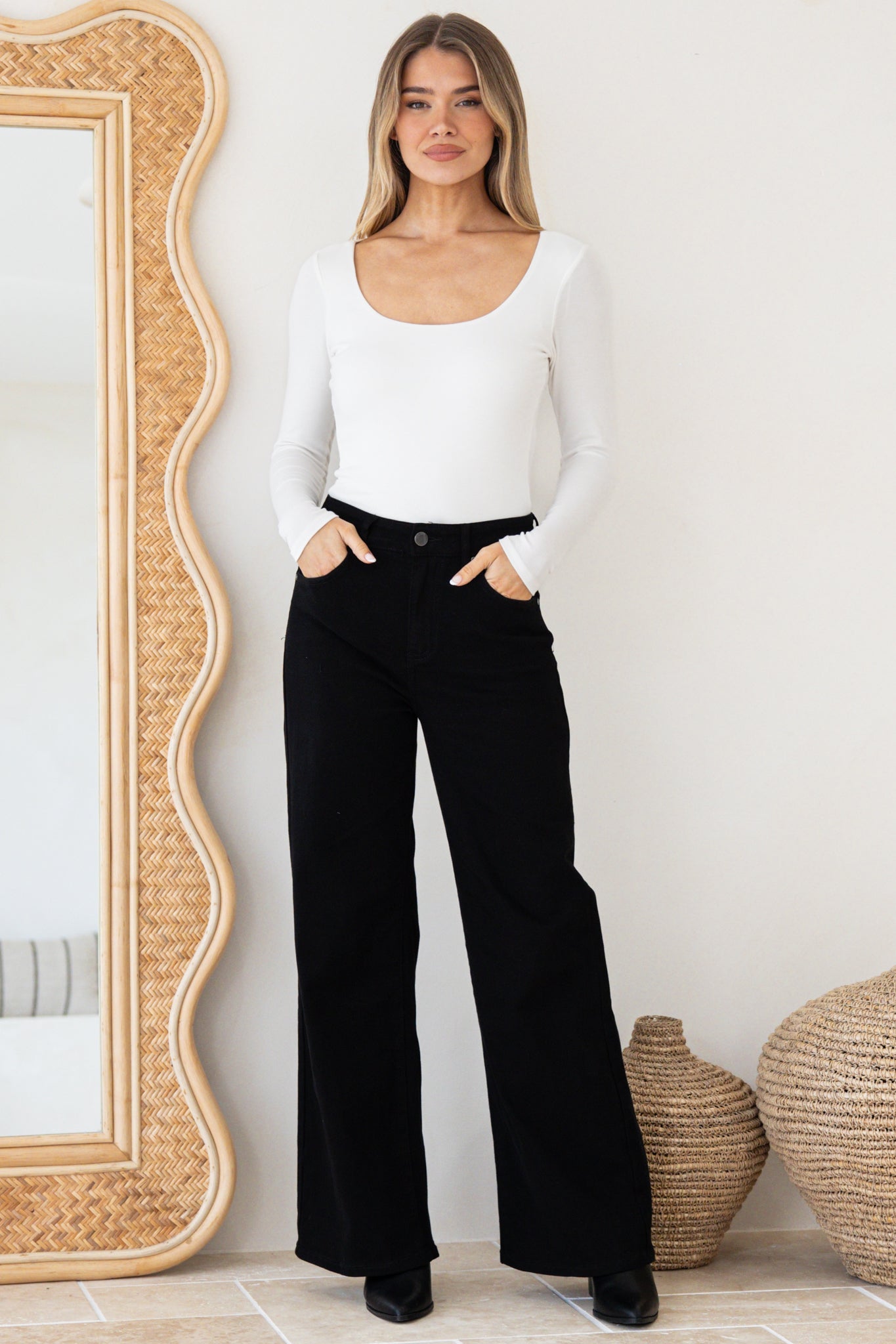 Samieka Jeans - Highwaisted Wide Leg Jean in Black