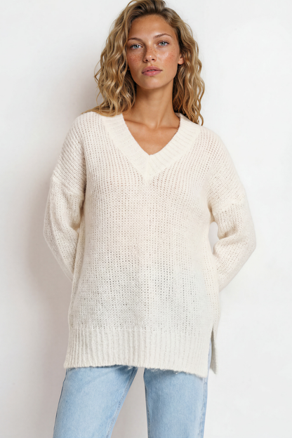 Thorne Jumper - V-Neck Ribbed Side Split Hemline Knit in Cream