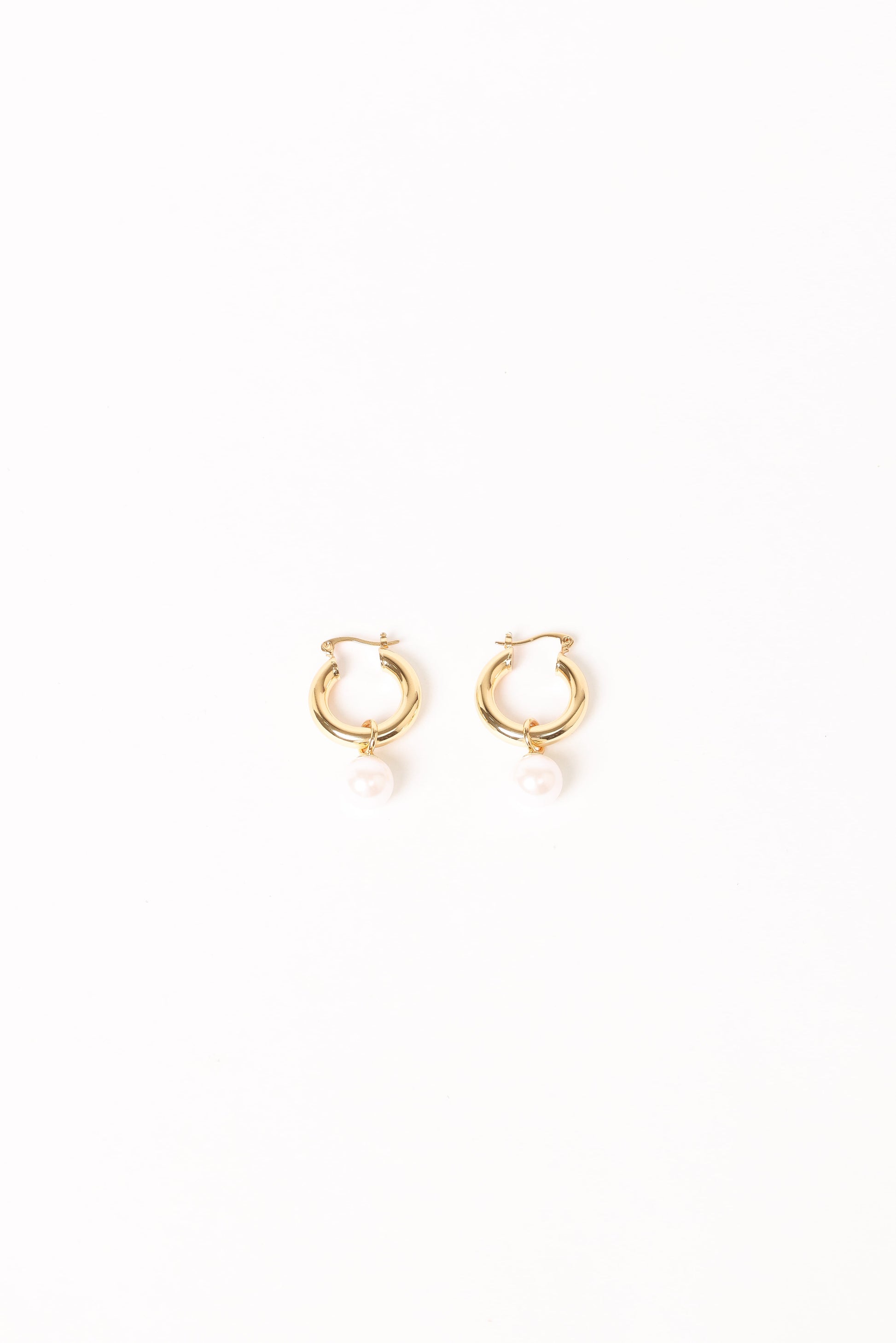 Geneva Earrings - Gold/Pearl