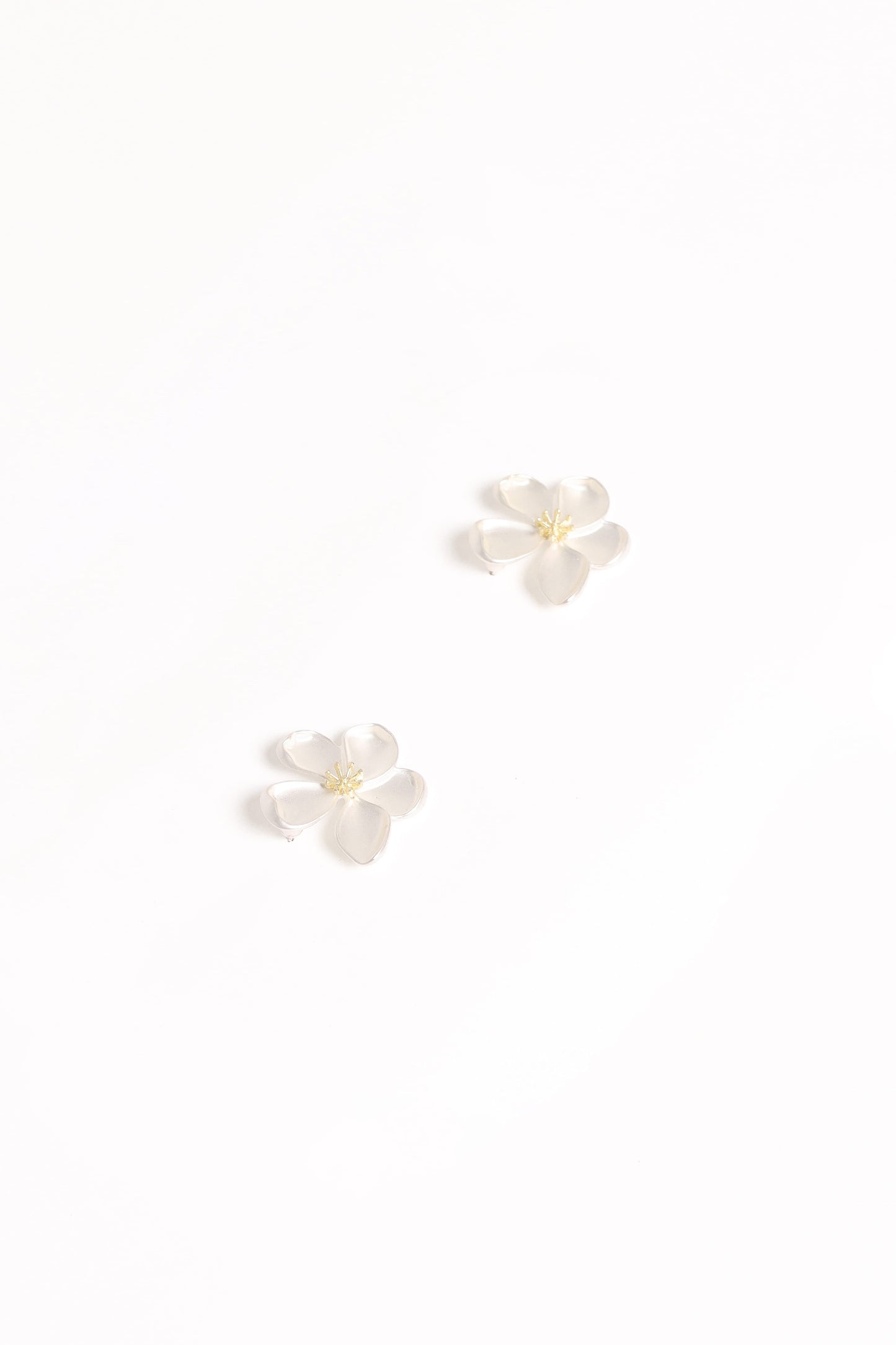 Gisella Flower Earrings - White
