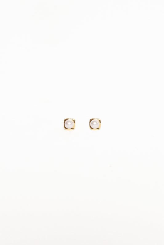 Helene Stud Earrings - Gold/Pearl