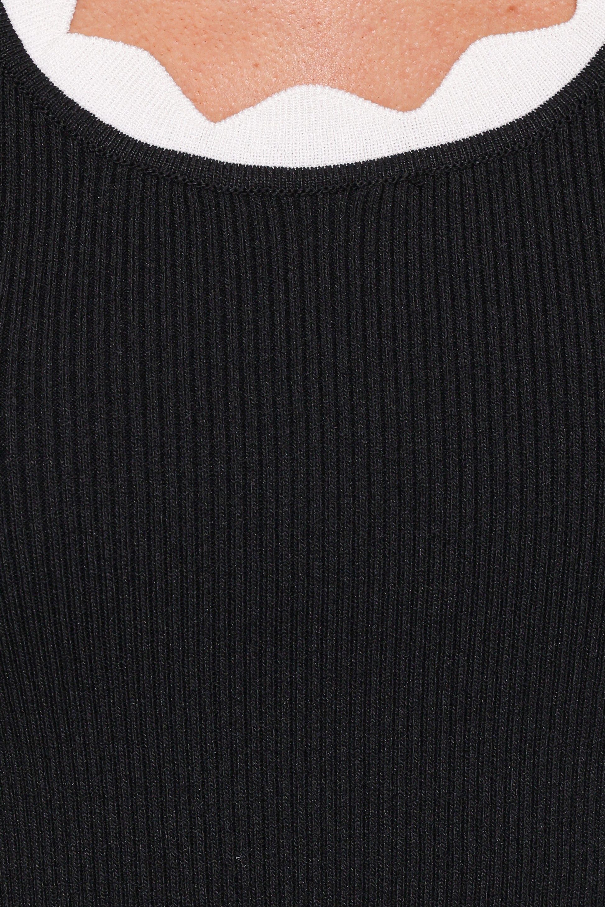Johnson Scalloped Trim Tank - Black White
